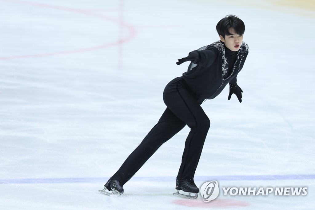 피겨 차준환·신지아, 회장배 랭킹대회 쇼트 남녀부 1위(종합)