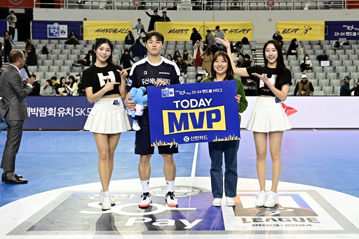 김연빈 6골·6도움…두산, 핸드볼 H리그 2연승 공동 선두