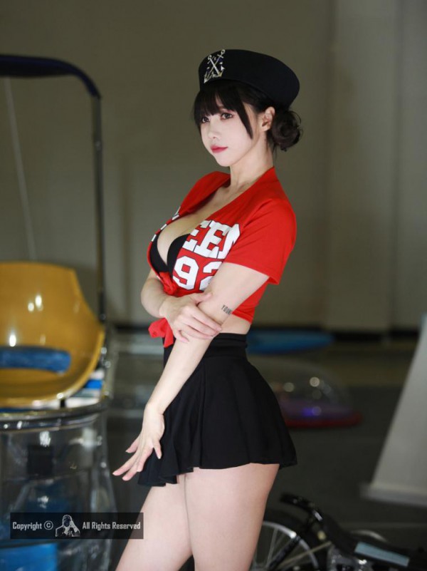 레이싱걸 하얀속살