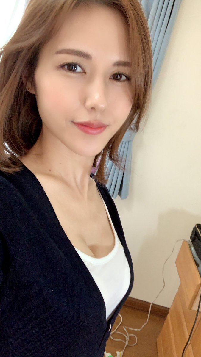 폼 절정인 AV 여배우