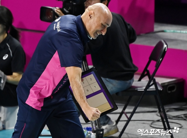 김연경 후위 과제 해결한 흥국생명, 사령탑도 미소...