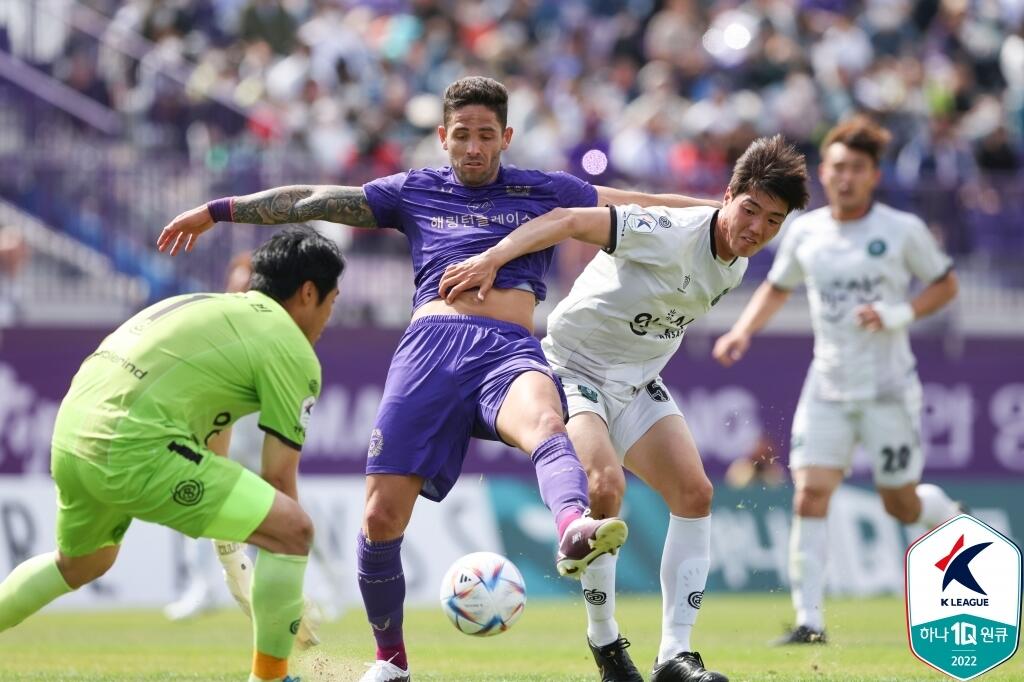 K리그2 안산, 안양과 1-1 무승부…개막 13경기 무승