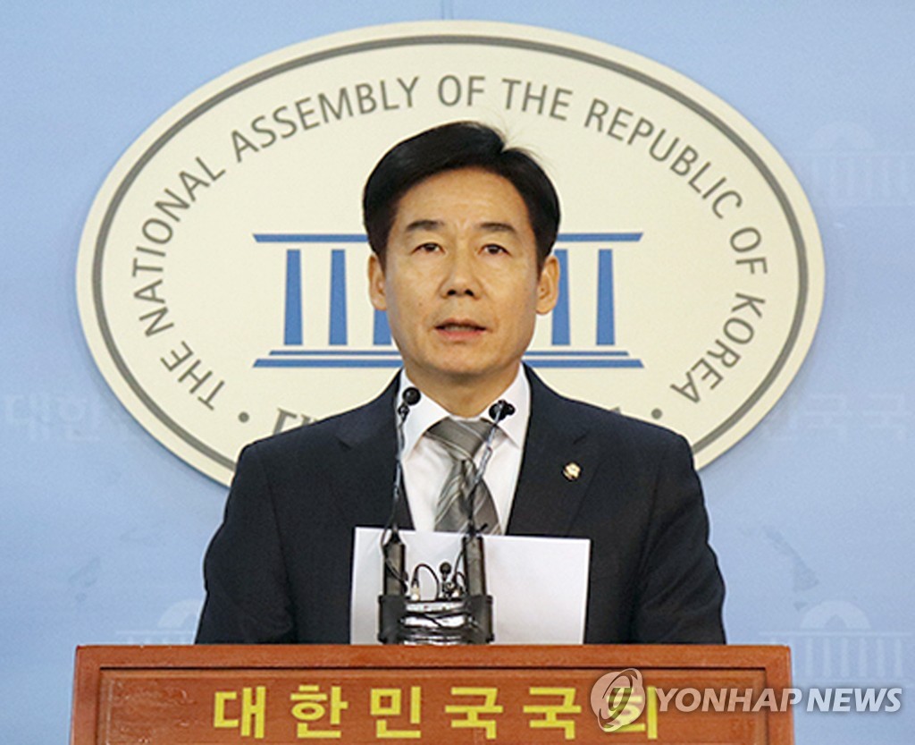 與 이용호 