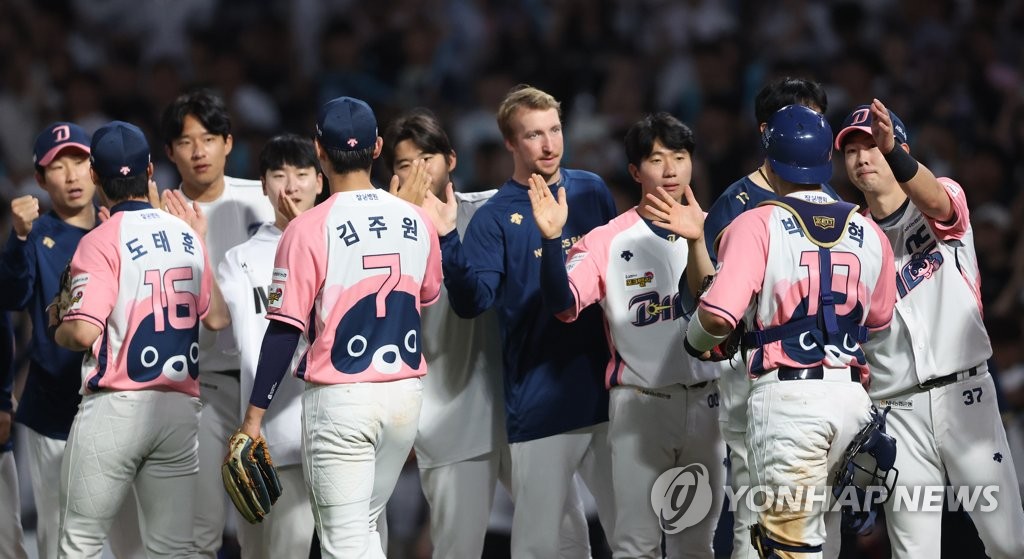 NC 5연승 '공룡 파워'로 3위 점프…삼성 강민호 끝내기 투런포(종합)