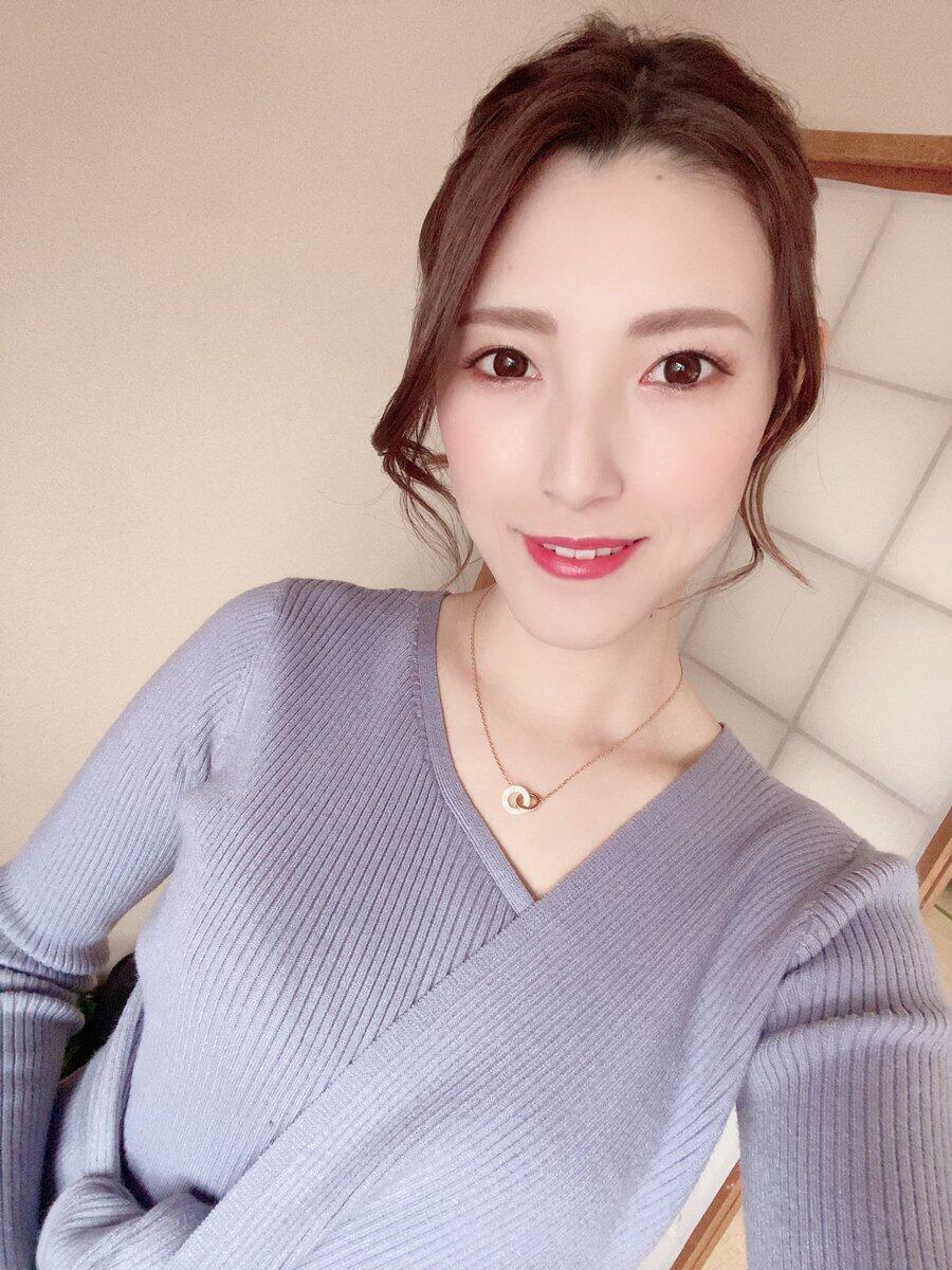 폼 절정인 AV 여배우