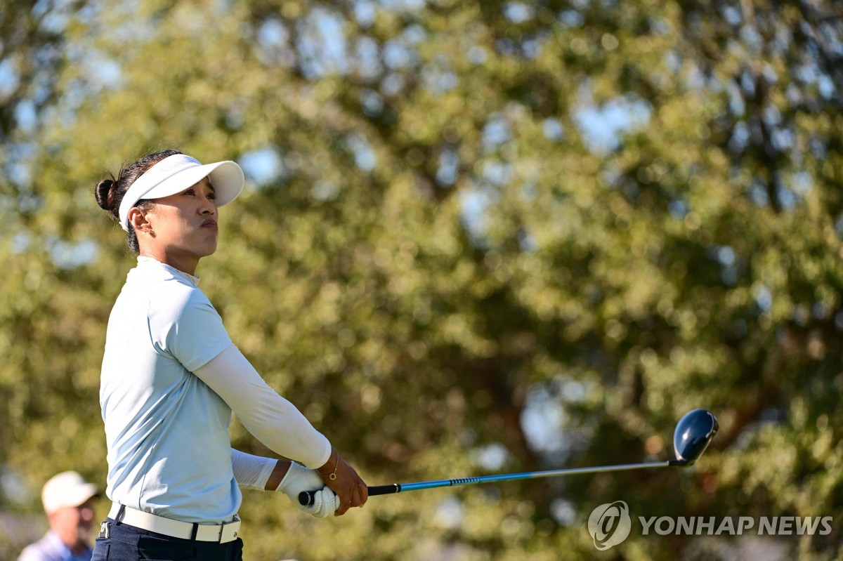 양희영, LPGA 소렌스탐 대회 3R 공동 2위…선두와 3타 차