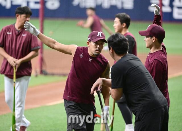 “(이)용규 계약합니다…해줘야 할 일 많아요” 영웅들의 리빌딩? 베테랑 존중, 젊다고 능사 아니다