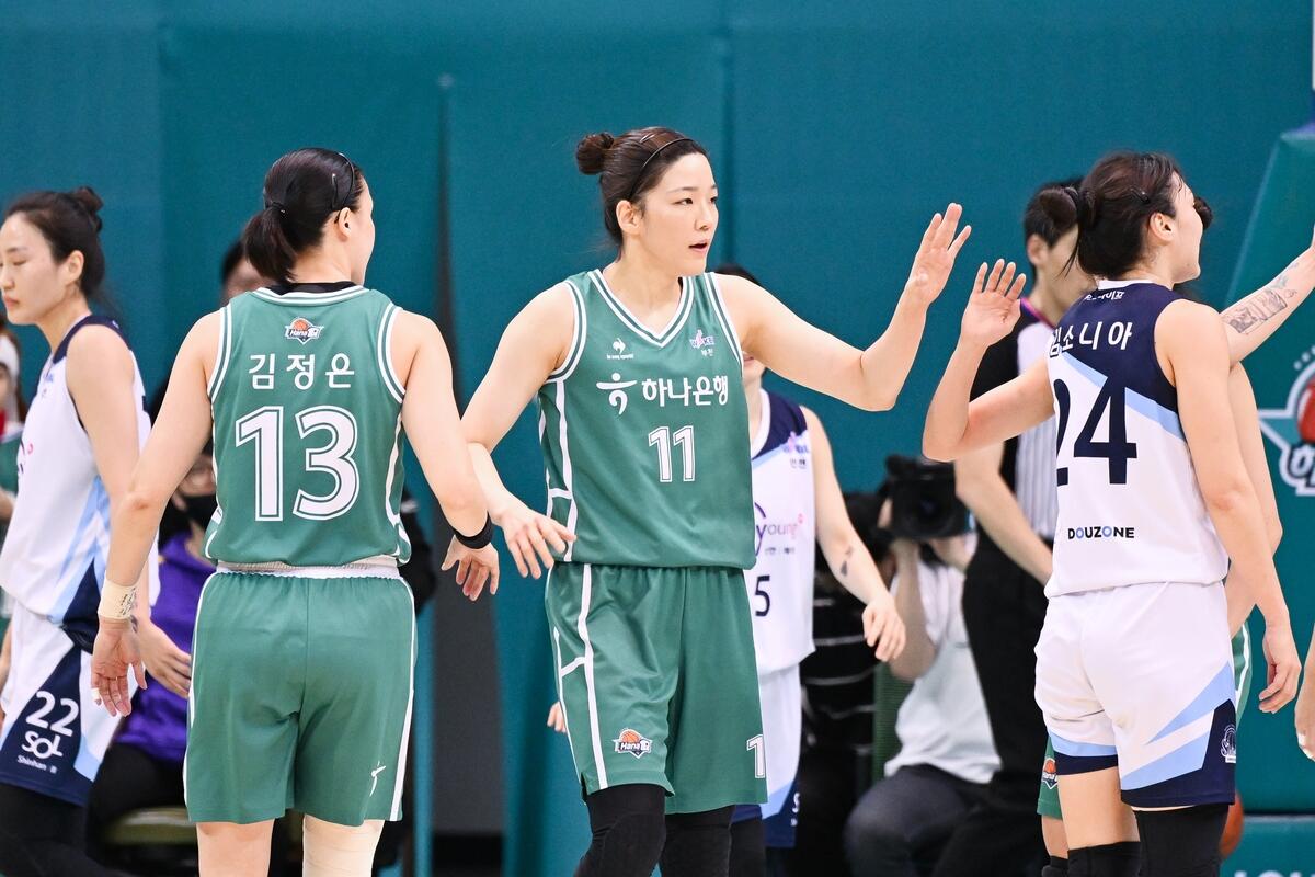 양인영 개인 최다 타이 25점…여자농구 하나원큐, 신한 제압