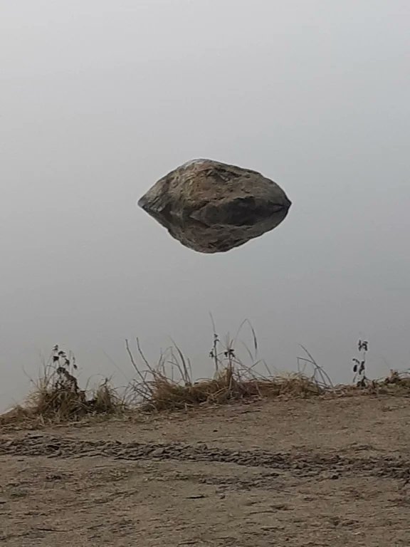 공중에 떠있는 돌