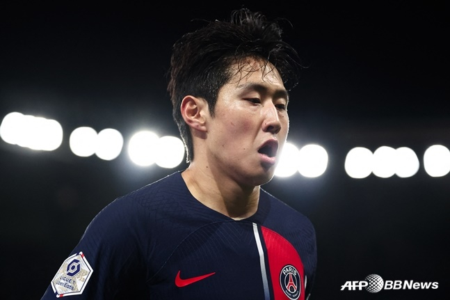 이강인 '마법의 왼발' 터졌다! 환상 크로스→리그 2호 도움+음바페 멀티골... PSG, 메스에 3-1 승리 '전반기 선두로 마무리'