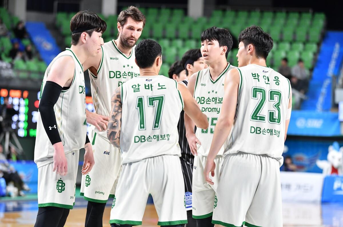 제공권 압도한 프로농구 DB, 한국가스공사 꺾고 선두 질주