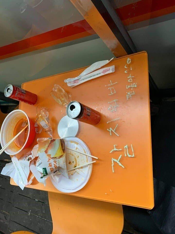 편의점 진상 레전드 급식.jpg