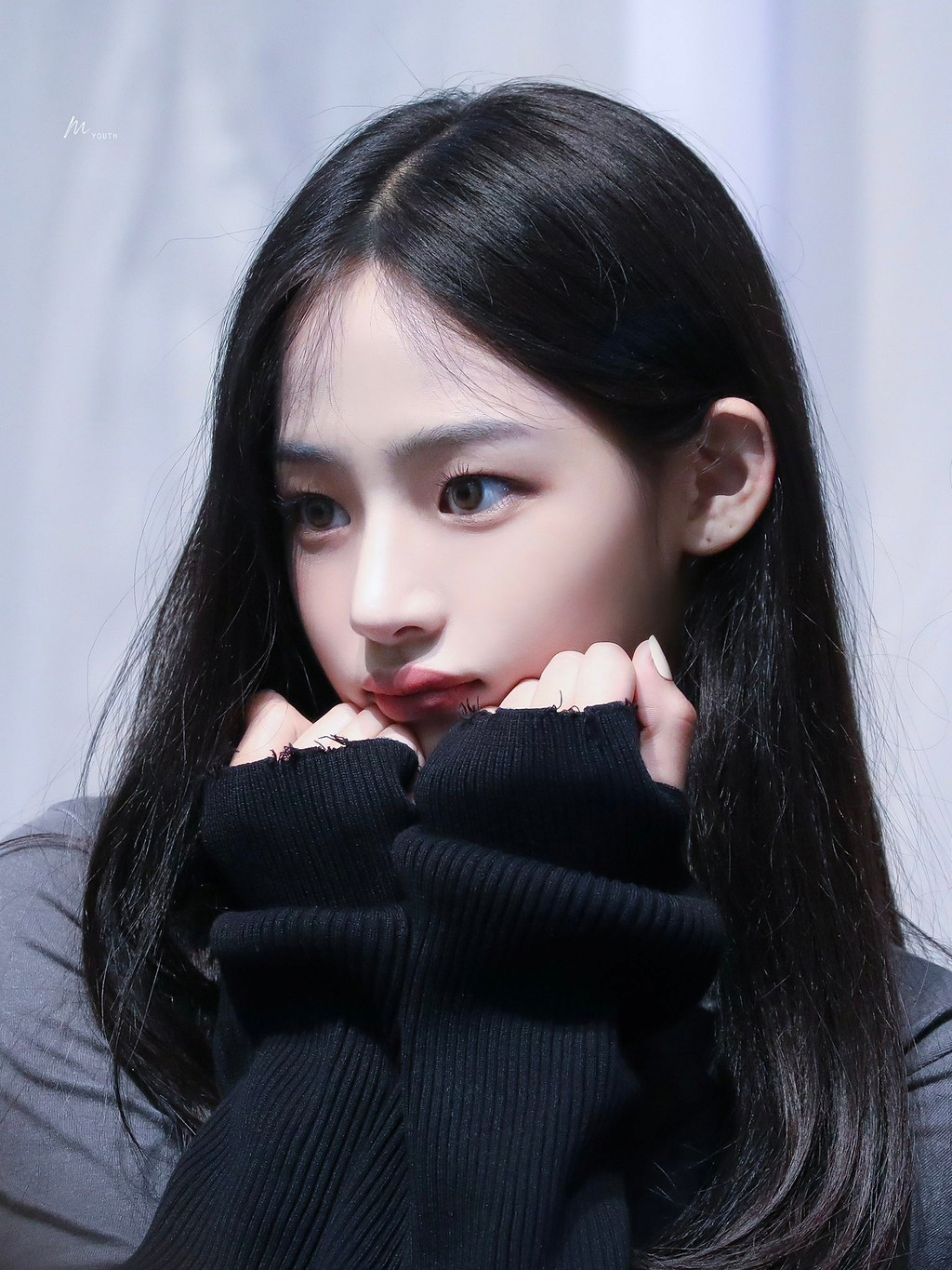 요즘 여자아이돌 비주얼들 쌩얼과 메이크업.jpg