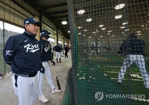 [WBC] 김기태 타격코치, 건강 악화로 귀국…심재학 코치가 대행