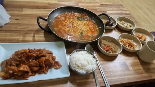 부대찌개 1인분 5,000원 호불호