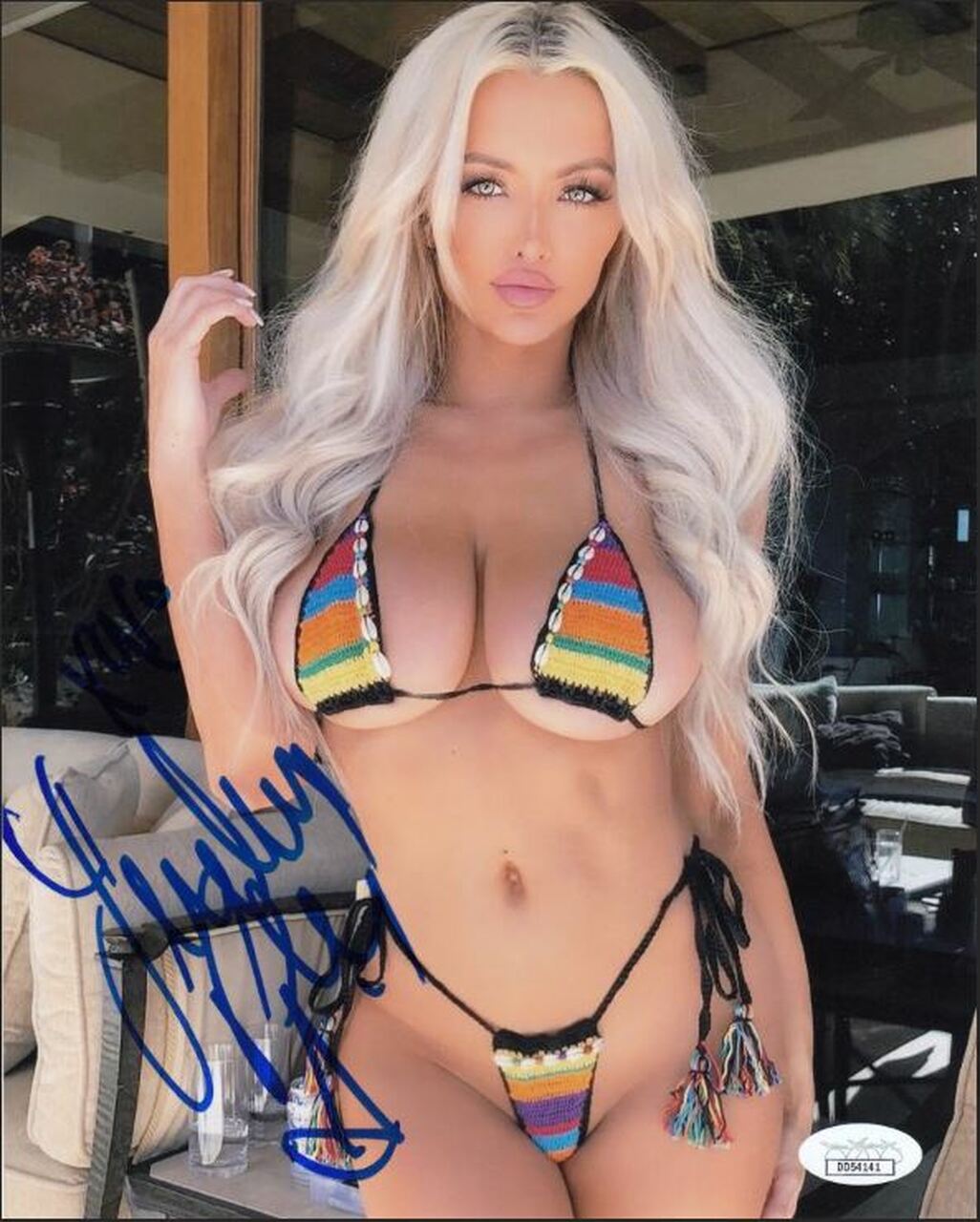 린제이 펠라스 (Lindsey Pelas)