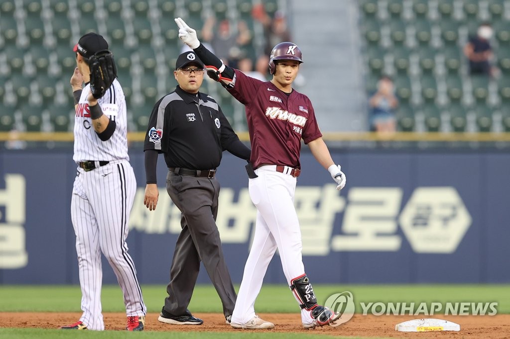 12구 끝에 역전타…켈리의 'KBO 기록' 멈춰 세운 키움 박준태