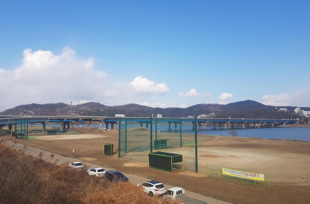구미시, 낙동강변에 인조 잔디 야구장 조성한다