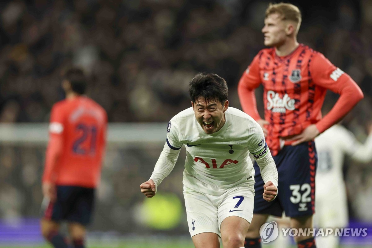 아시안컵 앞둔 손흥민·황희찬, 올해 마무리는 화끈한 득점포로!
