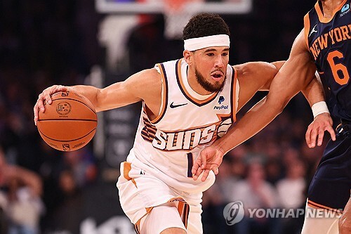 [NBA] 야투 부진 만회한 부커, 한방이면 충분했다...PHX 7연승 질주