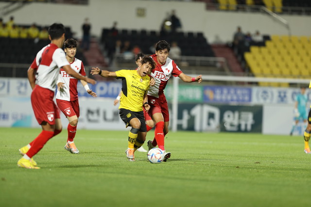 [b11 현장] '꼴찌' 부산, 광양 원정에서 10위 전남 1-0 잡았다… 이제 1점 차