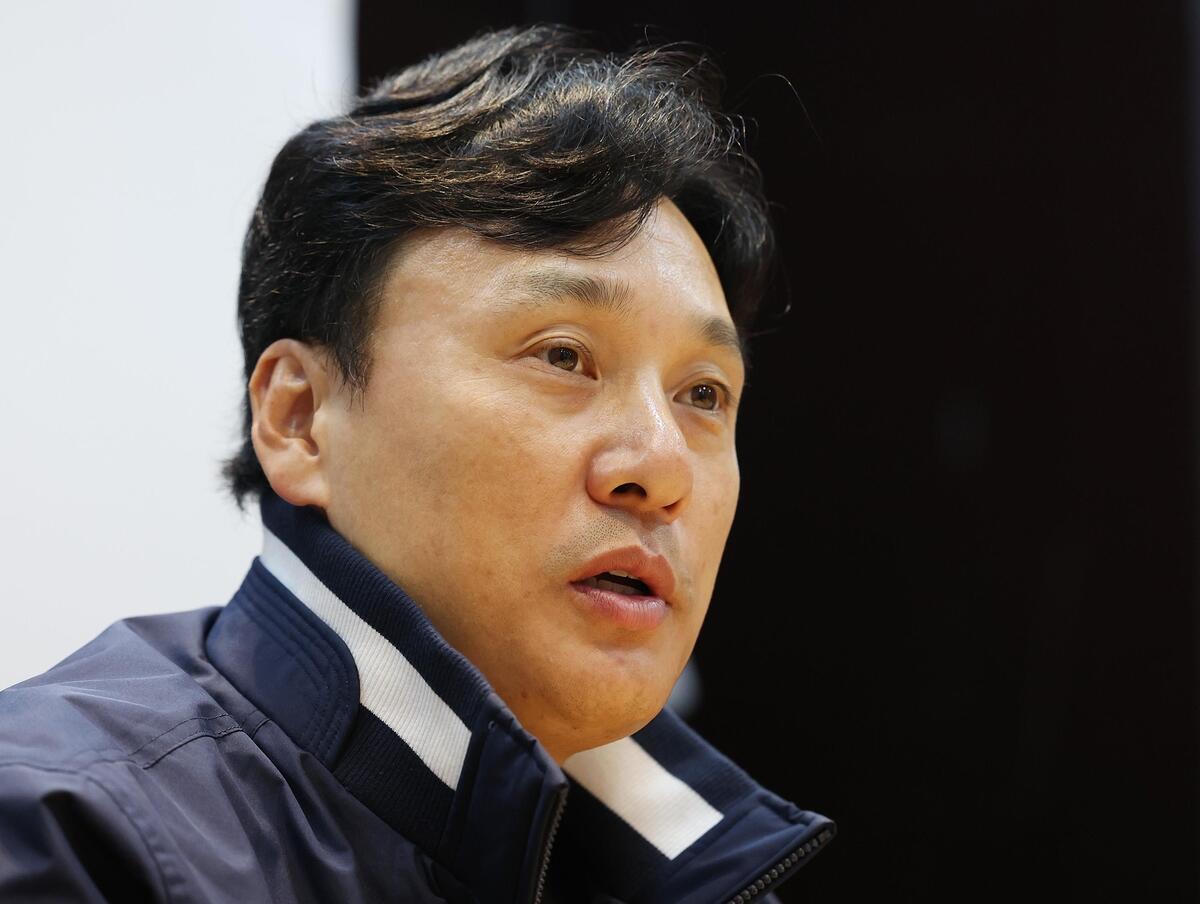 '김재환 전담코치'로 보낸 19일…이승엽 감독 